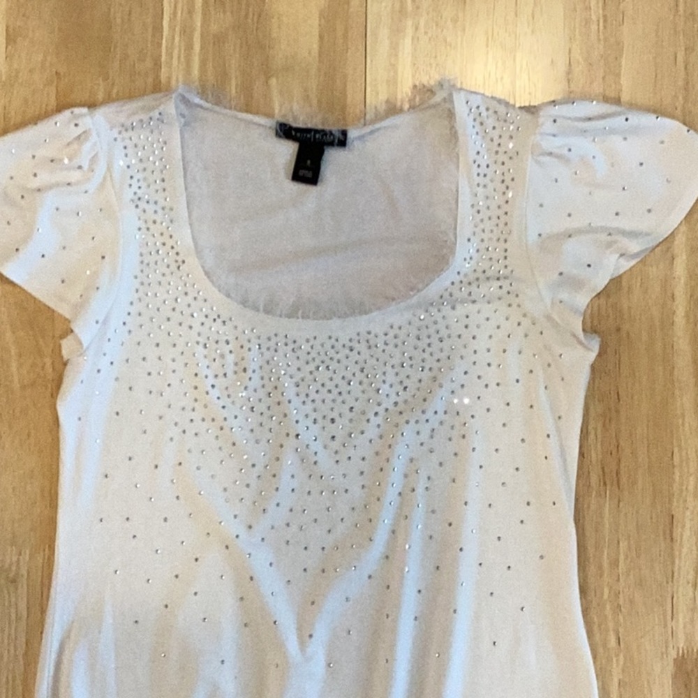White shirt with silver sparkles, faux fur, womens size small - Picture 1 of 11